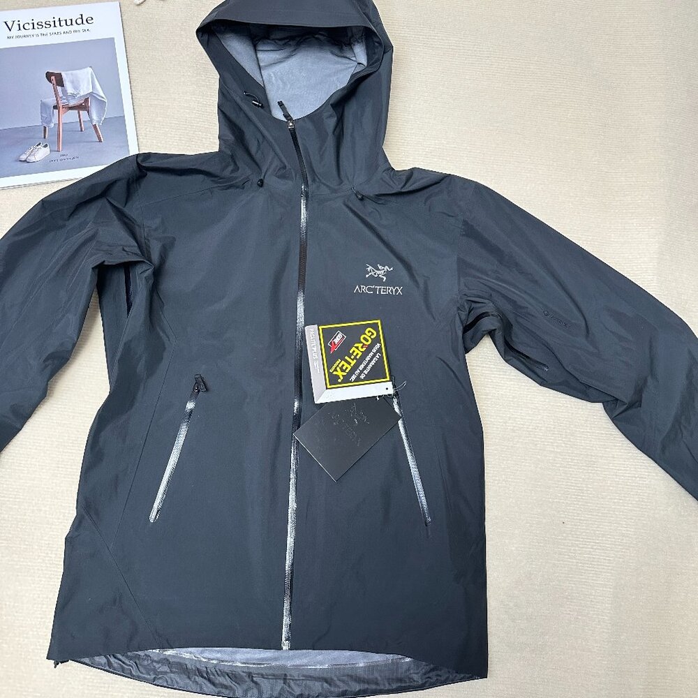 Arc'teryx Beta LT Hooded Hardshell Jacket, Size L